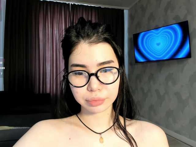 adelinya live cam on BongaCams