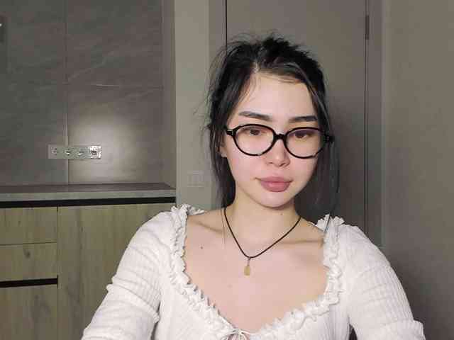 adelinya webcam