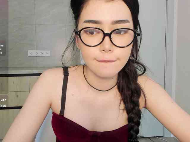 adelinya adelinya