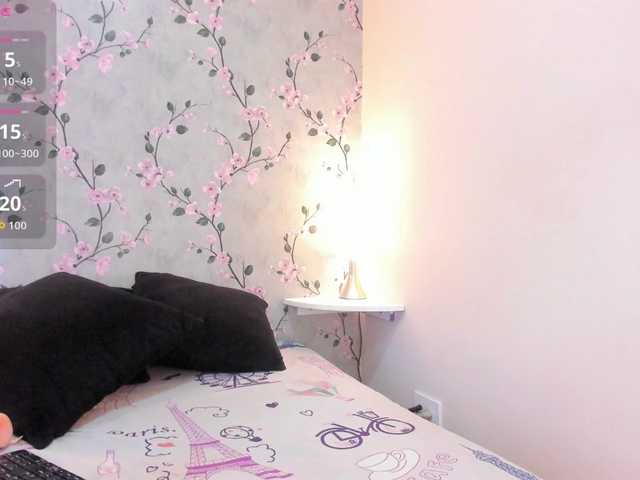LiilyyDream live cam on BongaCams