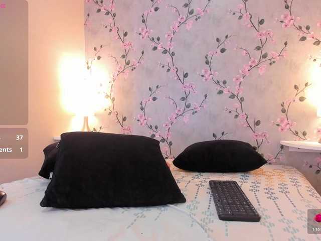 LiilyyDream live cam on BongaCams