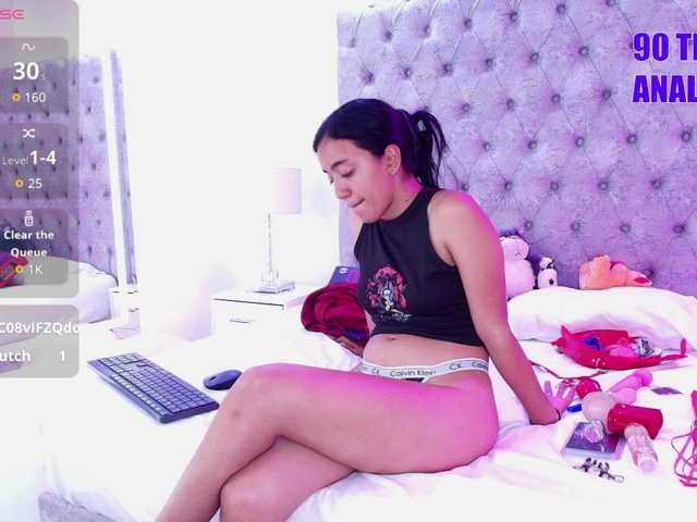 Zoe-moon live cam on BongaCams