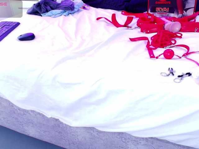 Zoe-moon live cam on BongaCams
