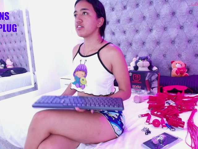 Zoe-moon live cam on BongaCams