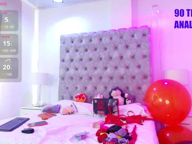 Zoe-moon live cam on BongaCams