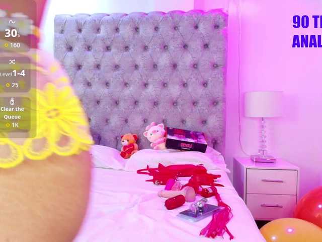 Zoe-moon live cam on BongaCams