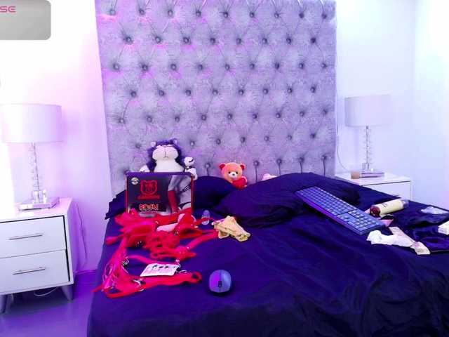 Zoe-moon live cam on BongaCams