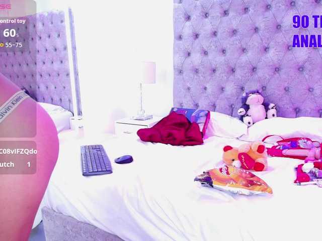 Zoe-moon live cam on BongaCams