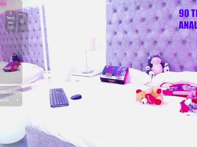 Zoe-moon live cam on BongaCams