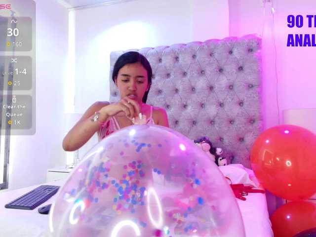 Zoe-moon live cam on BongaCams