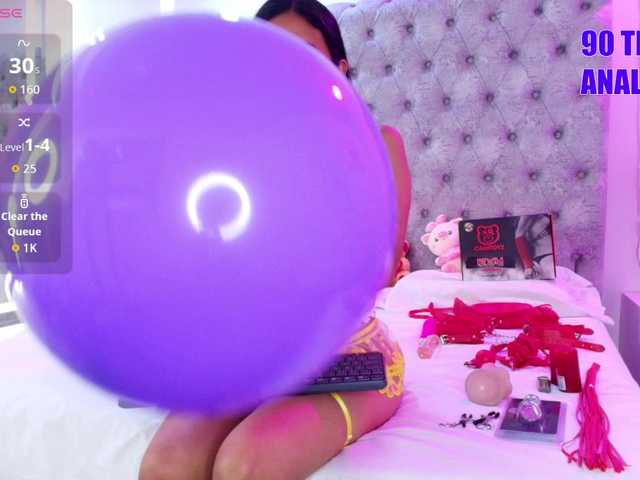 Zoe-moon live cam on BongaCams