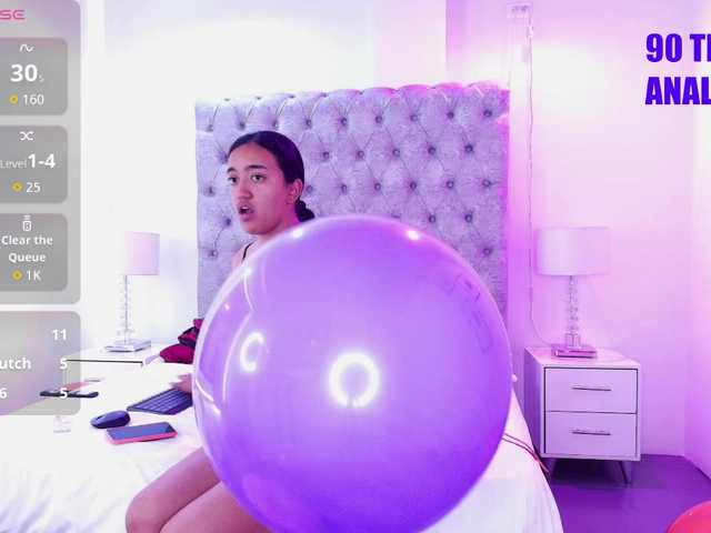 Zoe-moon live cam on BongaCams