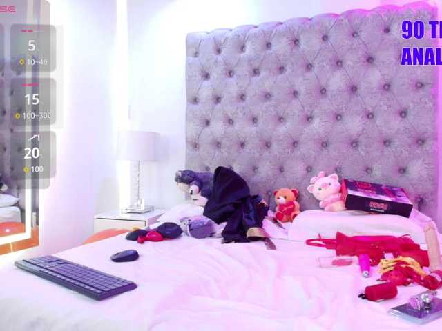 Zoe-moon live cam on BongaCams