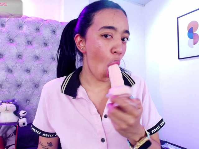 Zoe-moon live cam on BongaCams