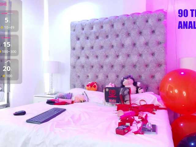 Zoe-moon live webcam show