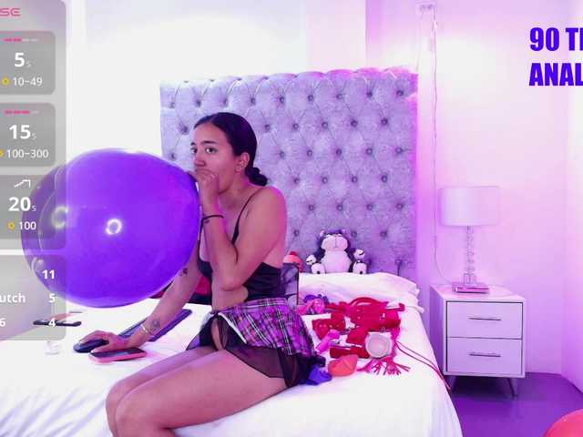 Zoe-moon live cam on BongaCams