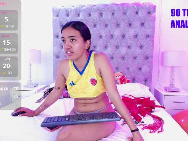 Zoe-moon live cam on BongaCams