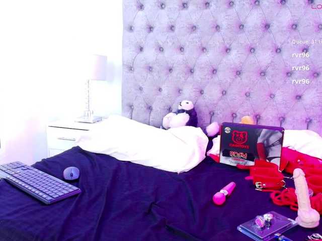 Zoe-moon live cam on BongaCams