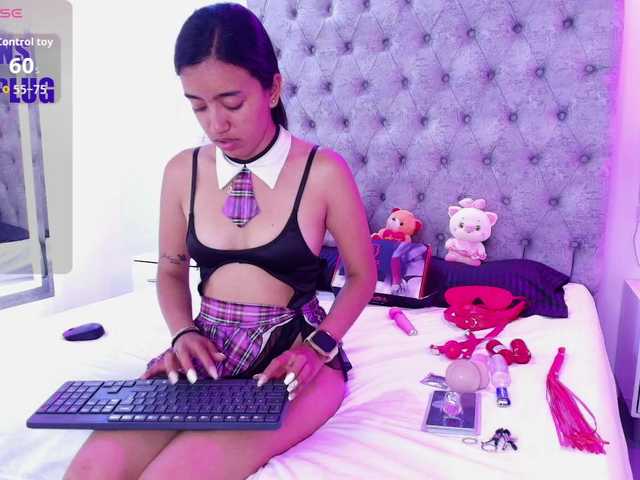Zoe-moon live cam on BongaCams