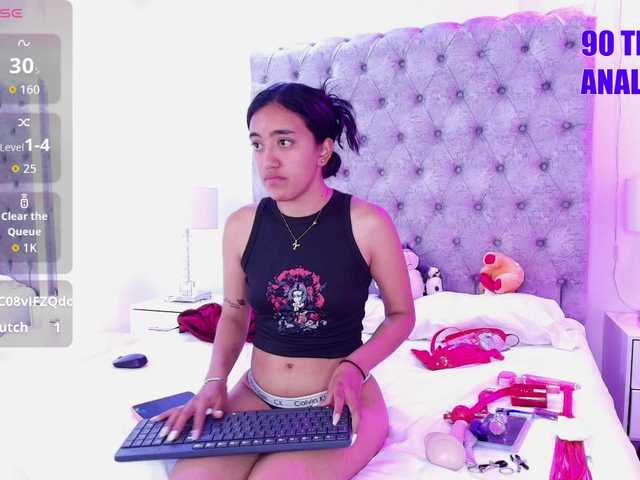 Zoe-moon live cam on BongaCams