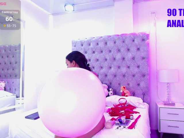 Zoe-moon live cam on BongaCams
