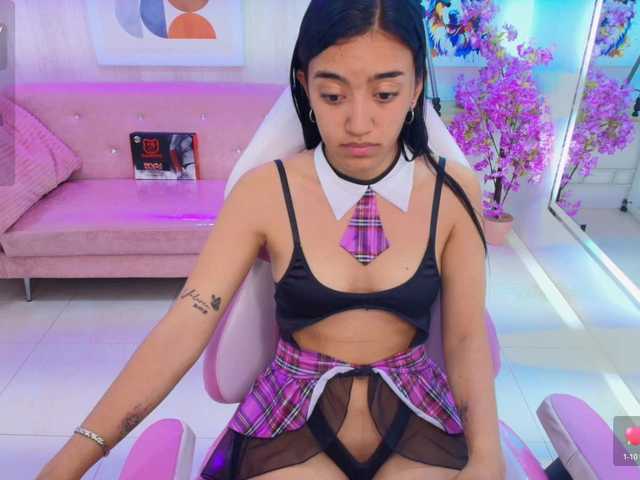 Zoe-moon live cam on BongaCams