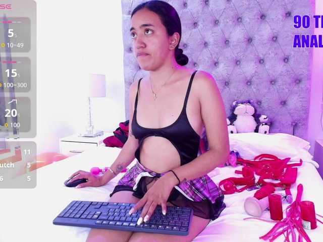 Zoe-moon live cam on BongaCams