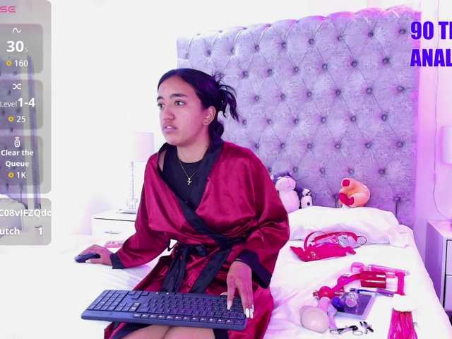 Zoe-moon live cam on BongaCams