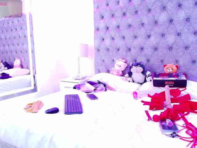 Zoe-moon webcam