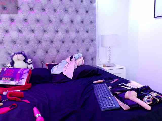 Zoe-moon webcam