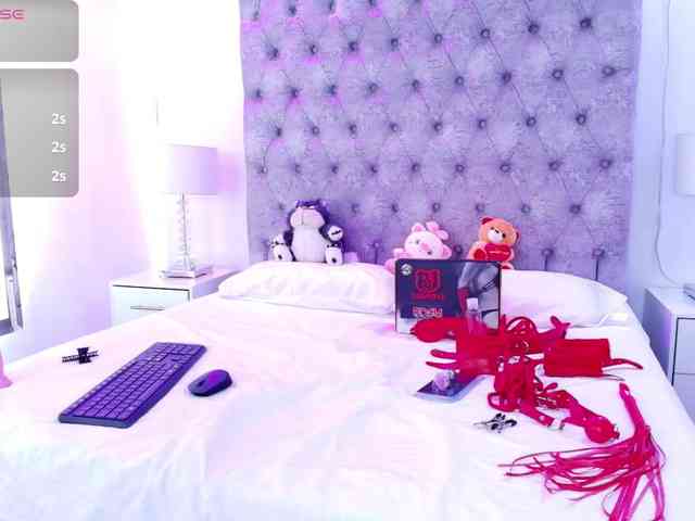 Zoe-moon webcam