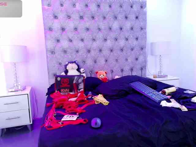 Zoe-moon webcam
