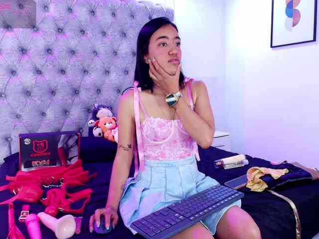 Zoe-moon webcam