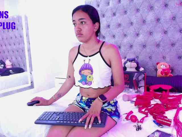 Zoe-moon webcam
