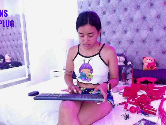 Zoe-moon webcam