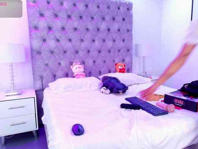 Zoe-moon webcam