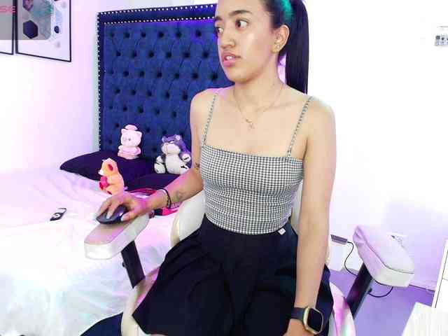 Zoe-moon webcam