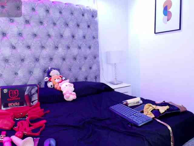 Zoe-moon webcam