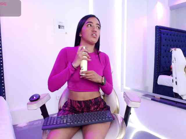 Zoe-moon webcam