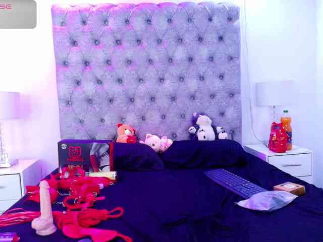 Zoe-moon webcam
