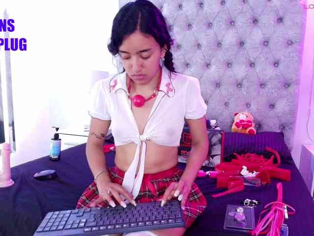 Zoe-moon webcam