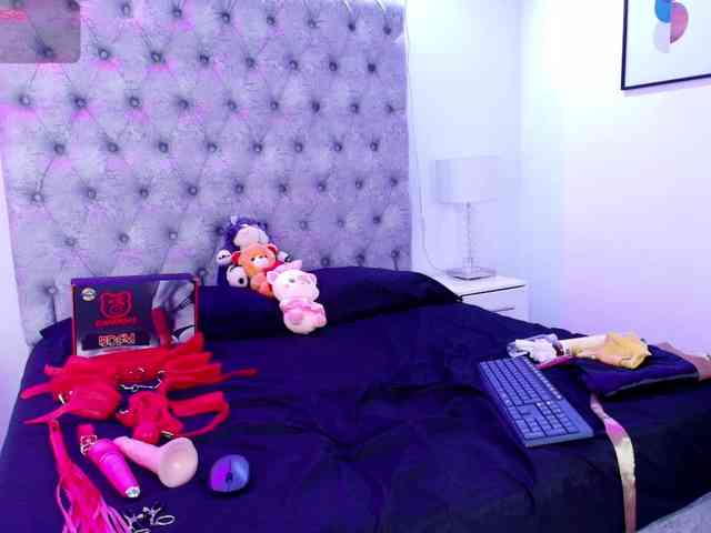 Zoe-moon webcam