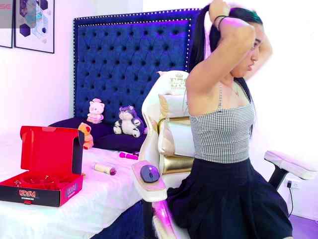 Zoe-moon webcam