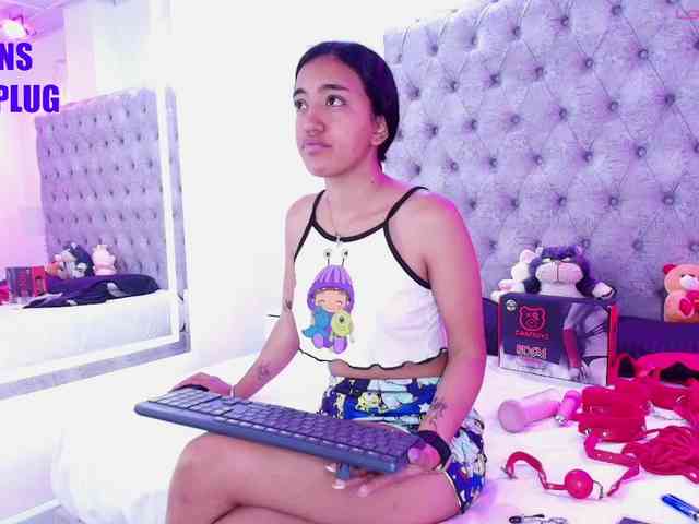 Zoe-moon webcam