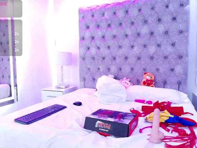 Zoe-moon webcam