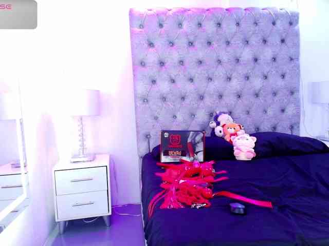 Zoe-moon webcam