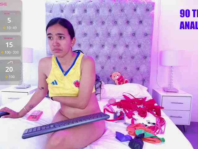 Zoe-moon webcam
