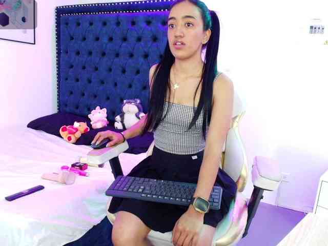 Zoe-moon webcam