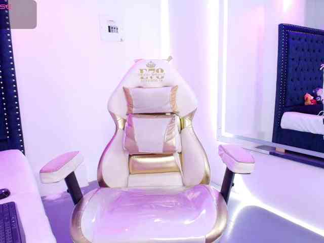 Zoe-moon webcam