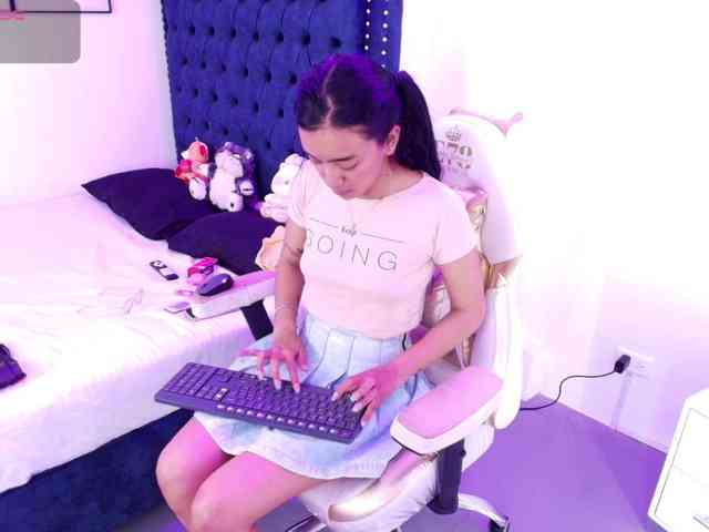 Zoe-moon webcam